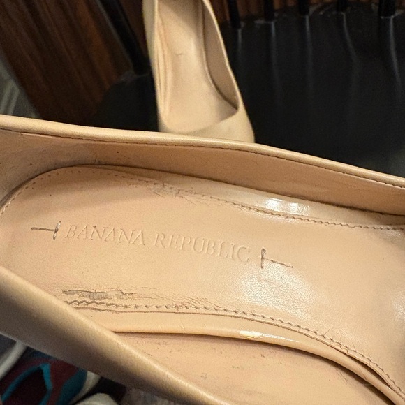 Banana republic neutral beige round toe heels shoes pumps size 7 - Picture 3 of 6